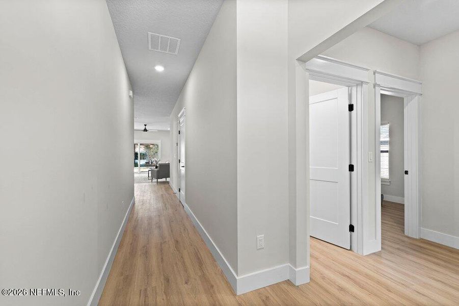 Spacious, unfurnished interior of a new home in , Jacksonville (Image 19).