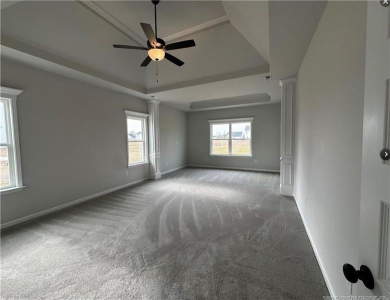 PICTURE IS REPRESENTIVE!! Owners suite