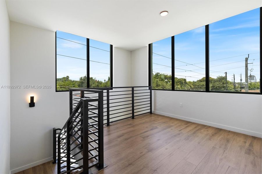 Spacious, unfurnished interior of a new home in , Miami (Image 23).