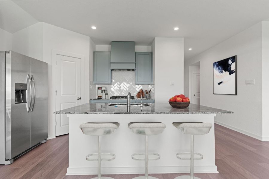 Furnished interior view inside a new home in Grand Cay Harbour, Texas City (Image 9).