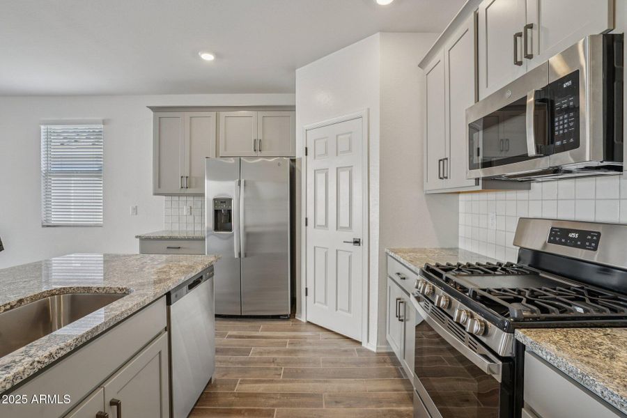 9-web-or-mls-W Old Timer Rd-S1211-009