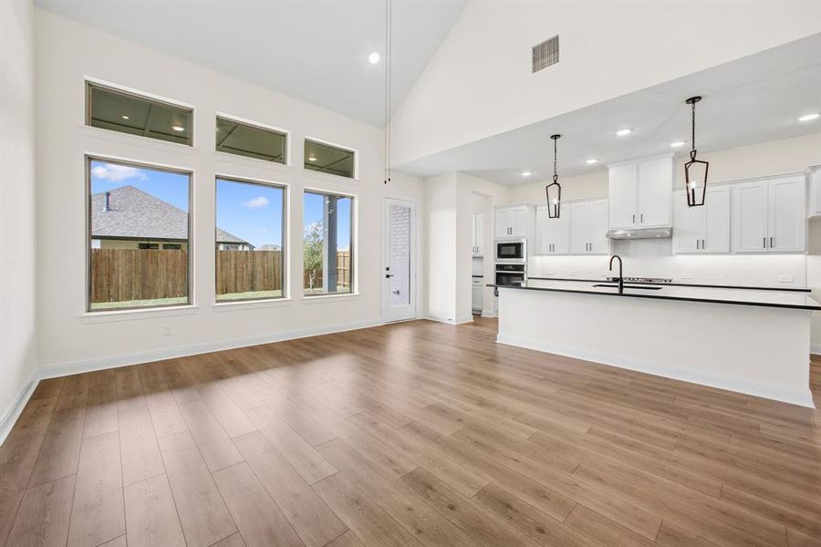Spacious, unfurnished interior of a new home in Tavolo Park Cottages, Fort Worth (Image 22). Spacious, unfurnished interior of a new home in Tavolo Park Cottages, Fort Worth (Image 22).