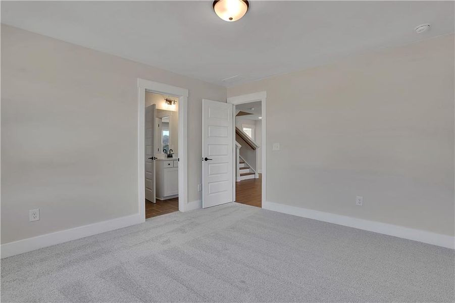 Spacious, unfurnished interior of a new home in Twin Lakes, Hoschton (Image 56).