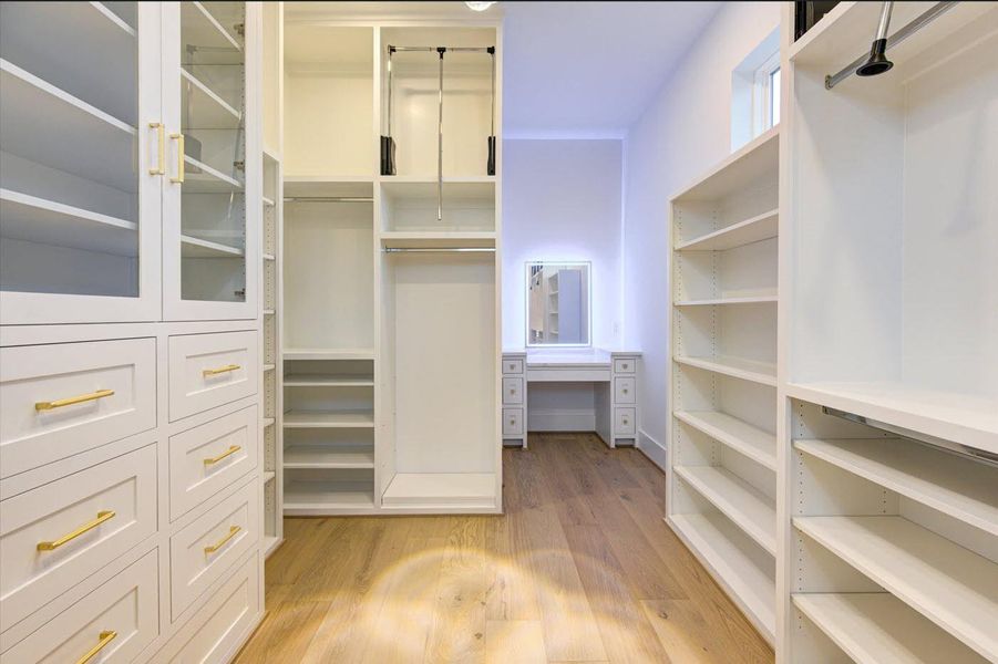 A dedicated make-up desk for those perfect finishing touches.