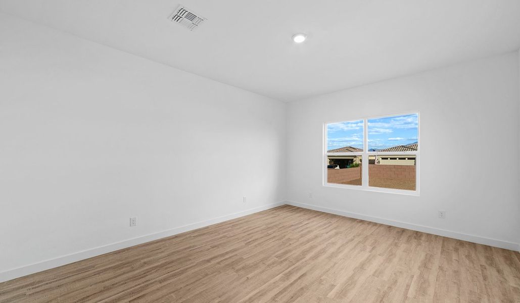 Spacious, unfurnished interior of a new home in Solterra, Green Valley (Image 27).