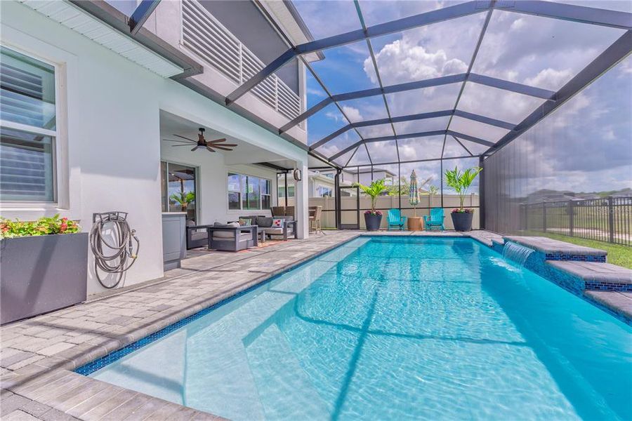 Exterior details and patio area of a home in , San Antonio (Image 24).