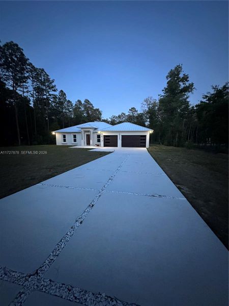 Exterior details and patio area of a home in , Ocala (Image 3).