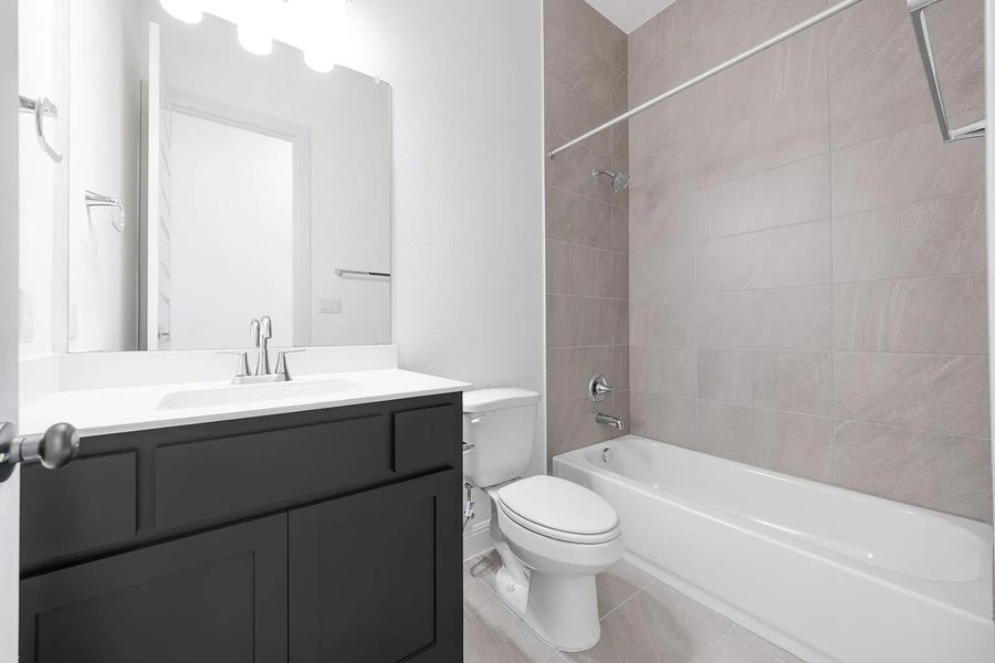 Huntley II C bathroom 2