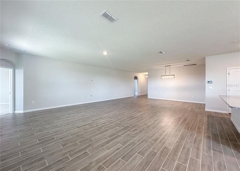 Spacious, unfurnished interior of a new home in , Winter Garden (Image 30).