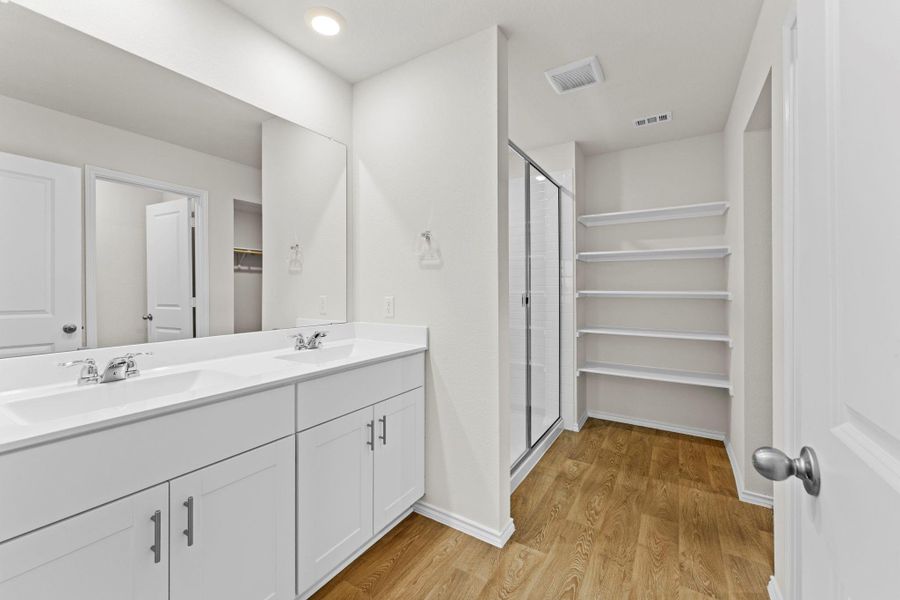 Furnished interior view inside a new home in Bollinger, Maxwell (Image 7).