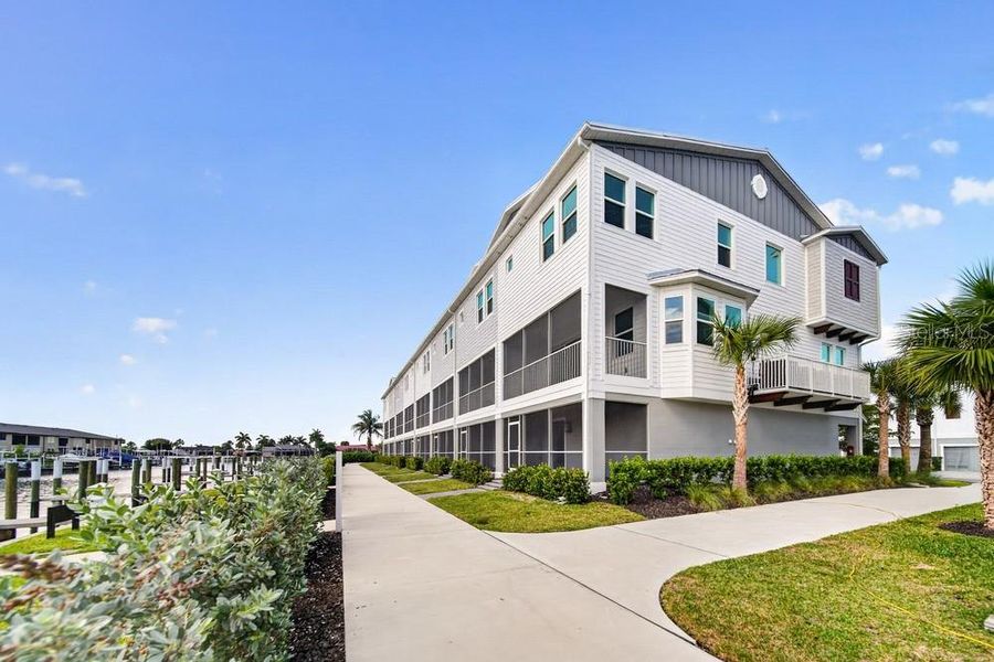 Condo located in Punta Gorda, FL showcasing its design and architecture (Image 4). Condo located in Punta Gorda, FL showcasing its design and architecture (Image 4).