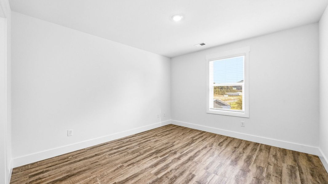 Spacious, unfurnished interior of a new home in The Arbor Townhomes, Kingsport (Image 12).