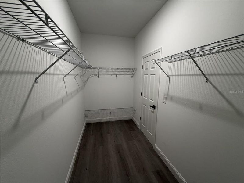 Spacious, unfurnished interior of a new home in , Deland (Image 15).