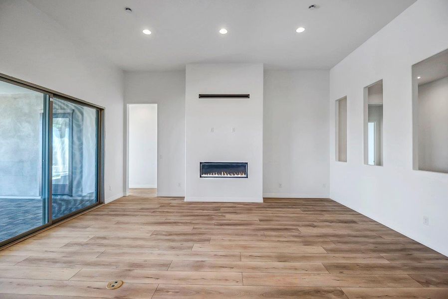 Spacious, unfurnished interior of a new home in Summit at The Dells, Prescott (Image 13).