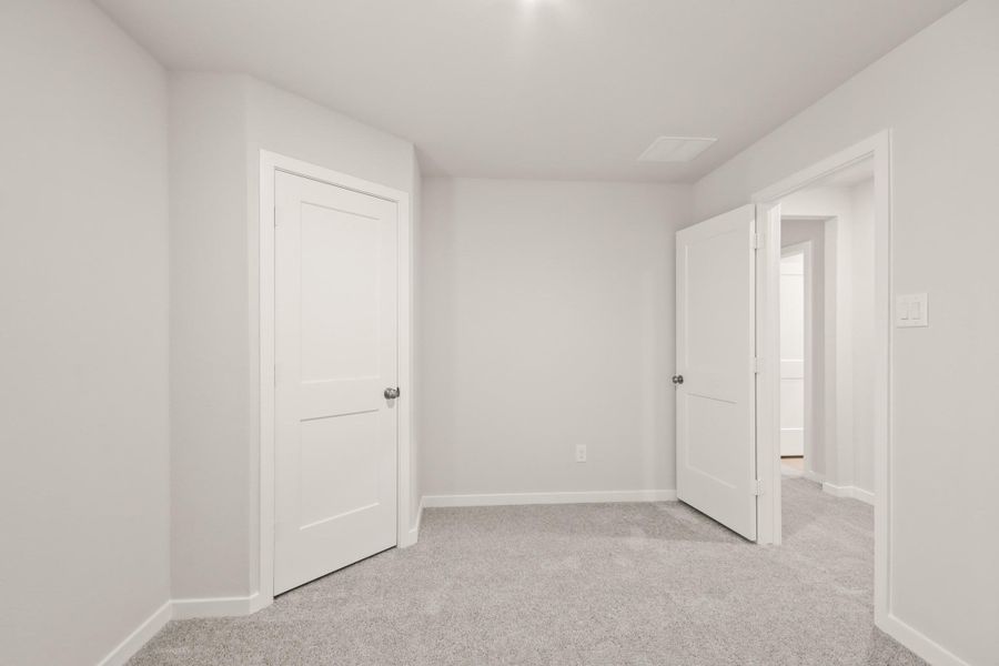 Spacious, unfurnished interior of a new home in Crockett Meadows, Conroe (Image 13).