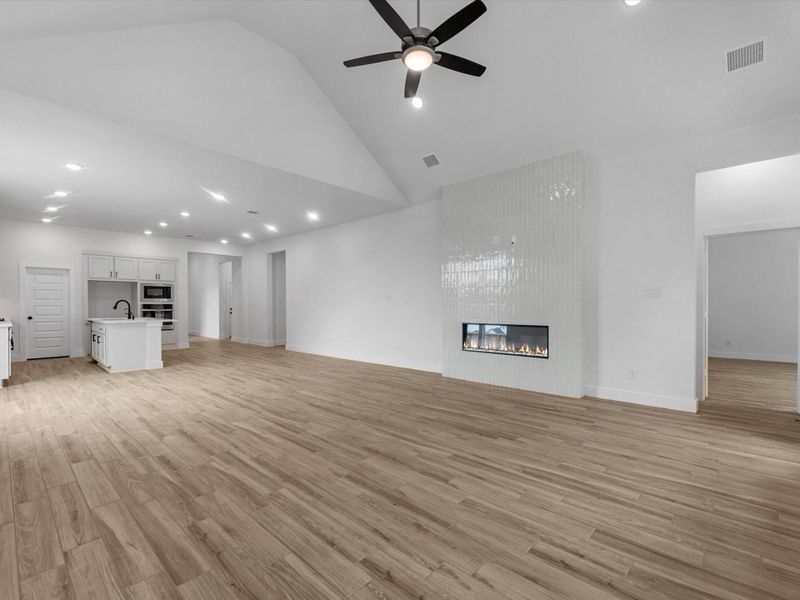 Spacious, unfurnished interior of a new home in Clopton Farms, Montgomery (Image 16).