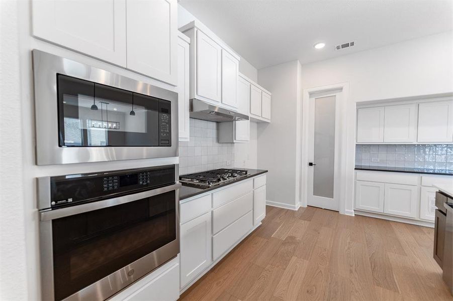 Furnished interior view inside a new home in Green Meadows, Celina (Image 5). Furnished interior view inside a new home in Green Meadows, Celina (Image 5).