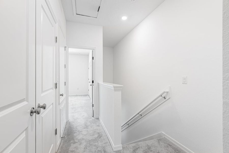 Spacious, unfurnished interior of a new home in Sabal Terrace, Jacksonville (Image 23).