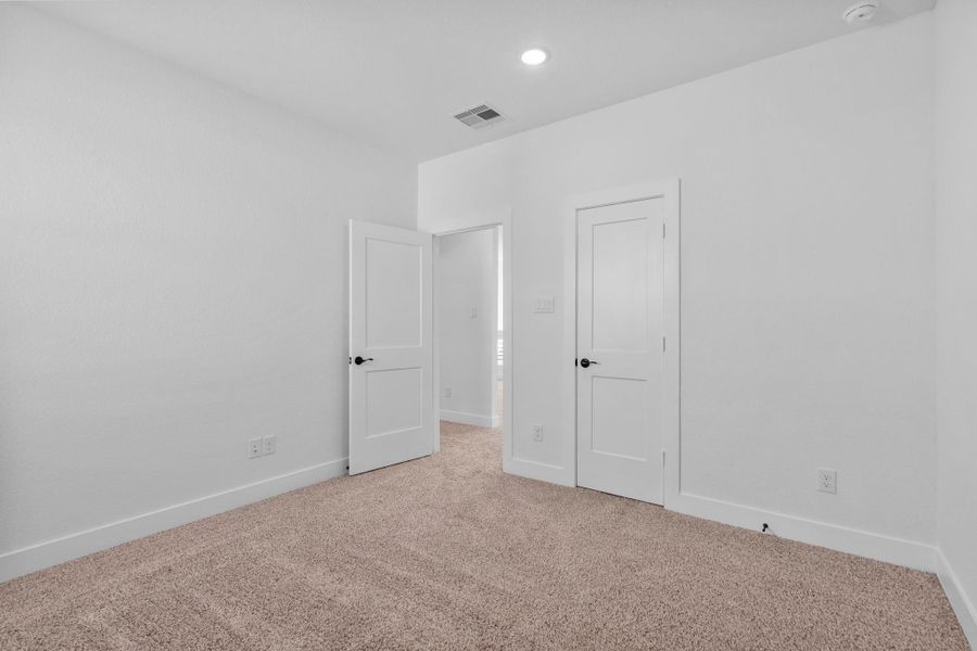 Spacious, unfurnished interior of a new home in Elyson, Katy (Image 24).