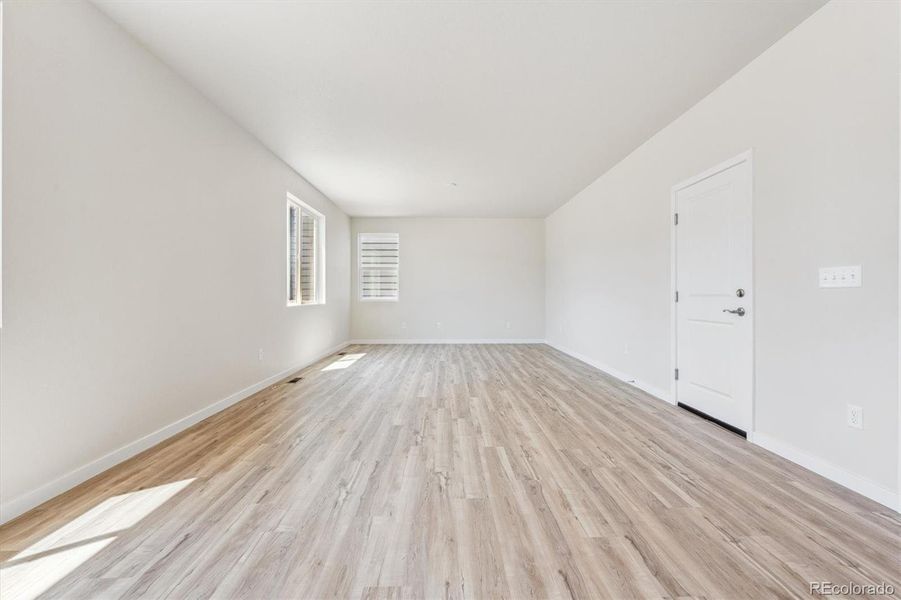 Spacious, unfurnished interior of a new home in Farmlore, Brighton (Image 23).