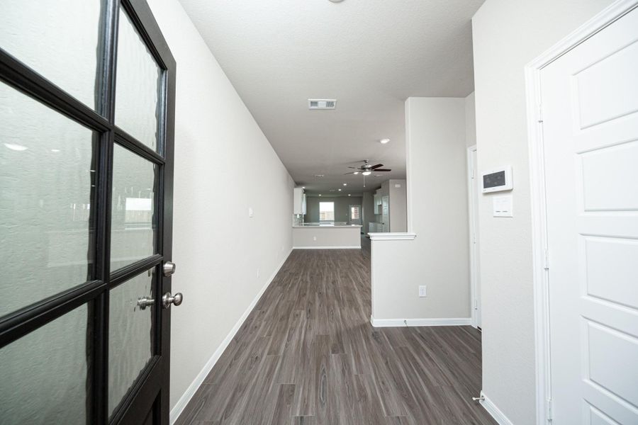 Spacious, unfurnished interior of a new home in River Ranch, Dayton (Image 18).
