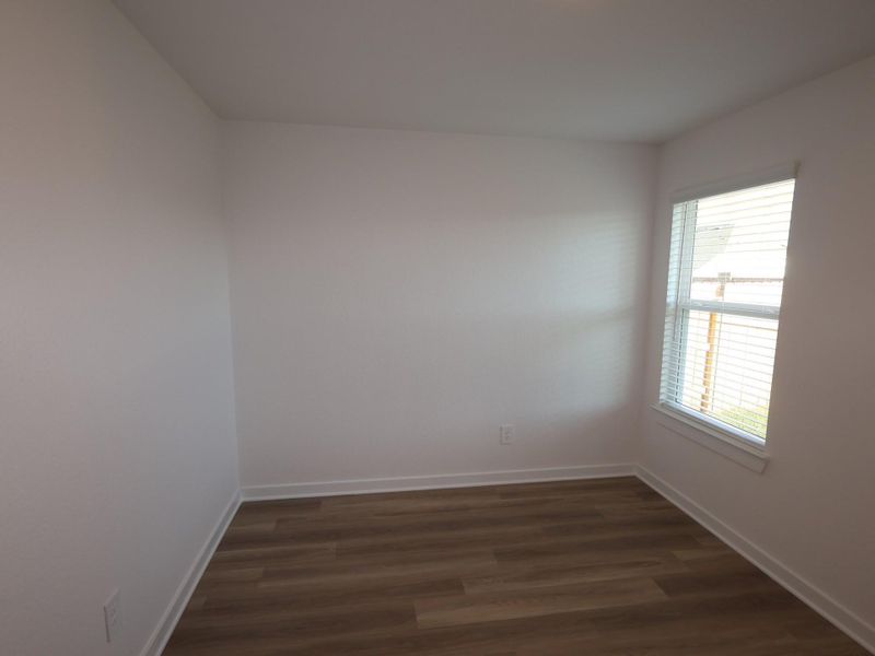 Spacious, unfurnished interior of a new home in Lone Star Landing, Montgomery (Image 22).