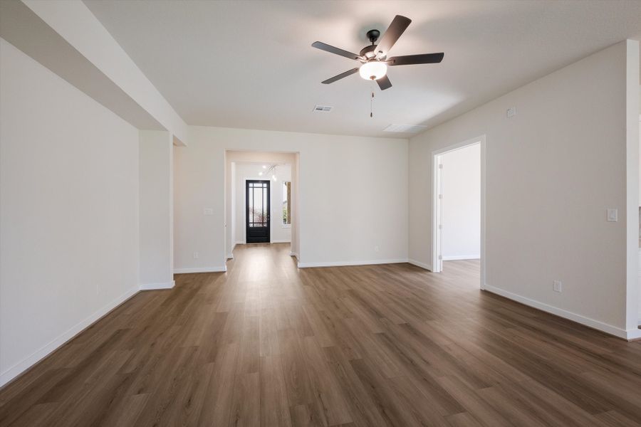 Spacious, unfurnished interior of a new home in Veramendi, New Braunfels (Image 15). Spacious, unfurnished interior of a new home in Veramendi, New Braunfels (Image 15).