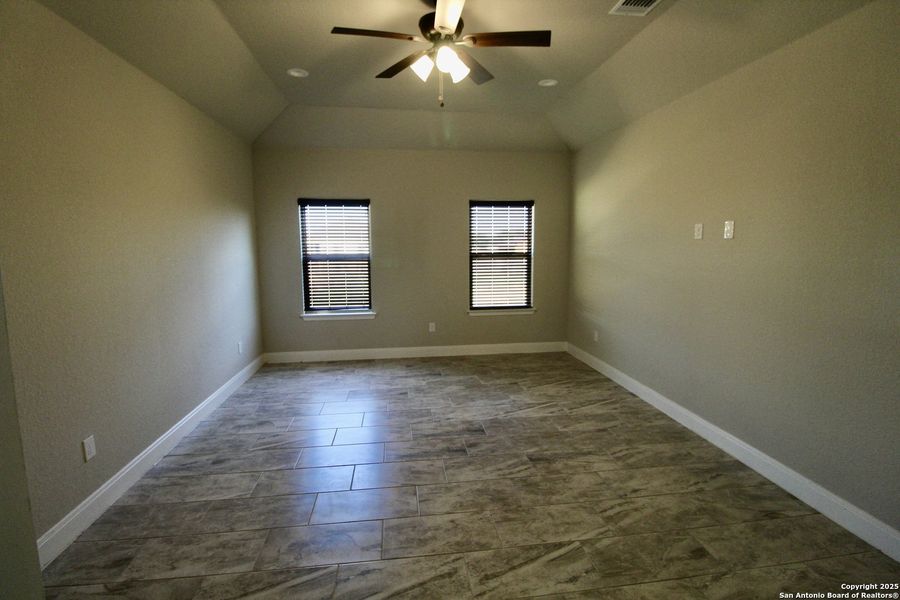 Spacious, unfurnished interior of a new home in , Lytle (Image 25).