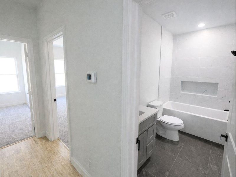 Image 8 of a home in .