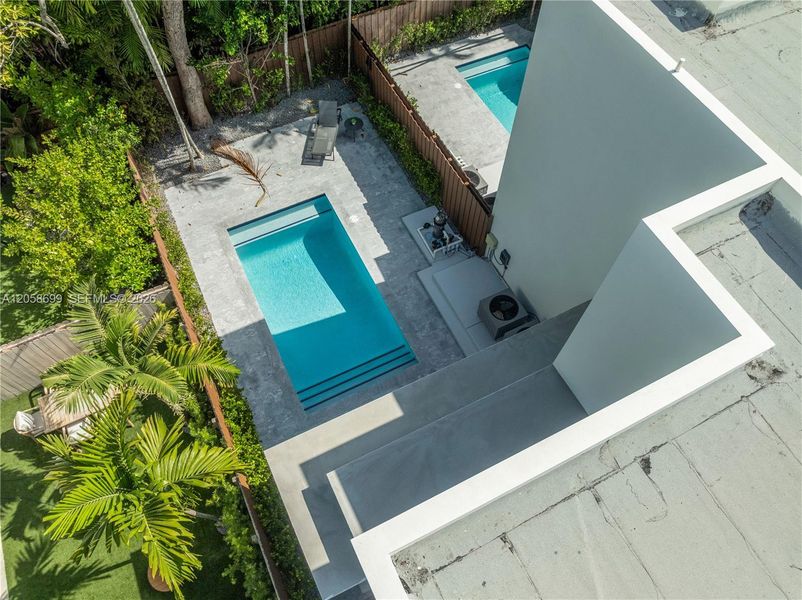 Exterior details and patio area of a home in , Miami (Image 31).
