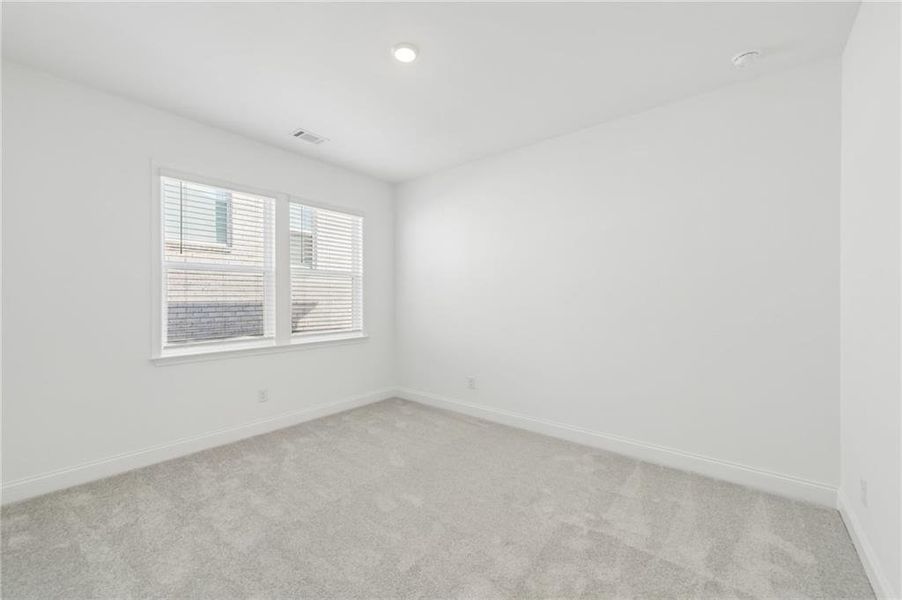 Spacious, unfurnished interior of a new home in Auburn Glen, Dacula (Image 45).