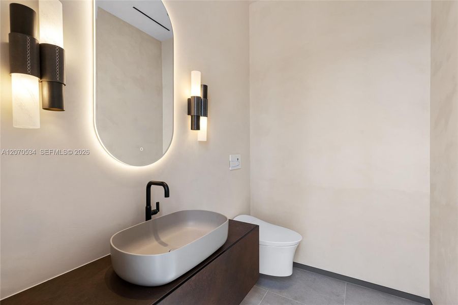 Furnished interior view inside a new home in , Fort Lauderdale (Image 17).