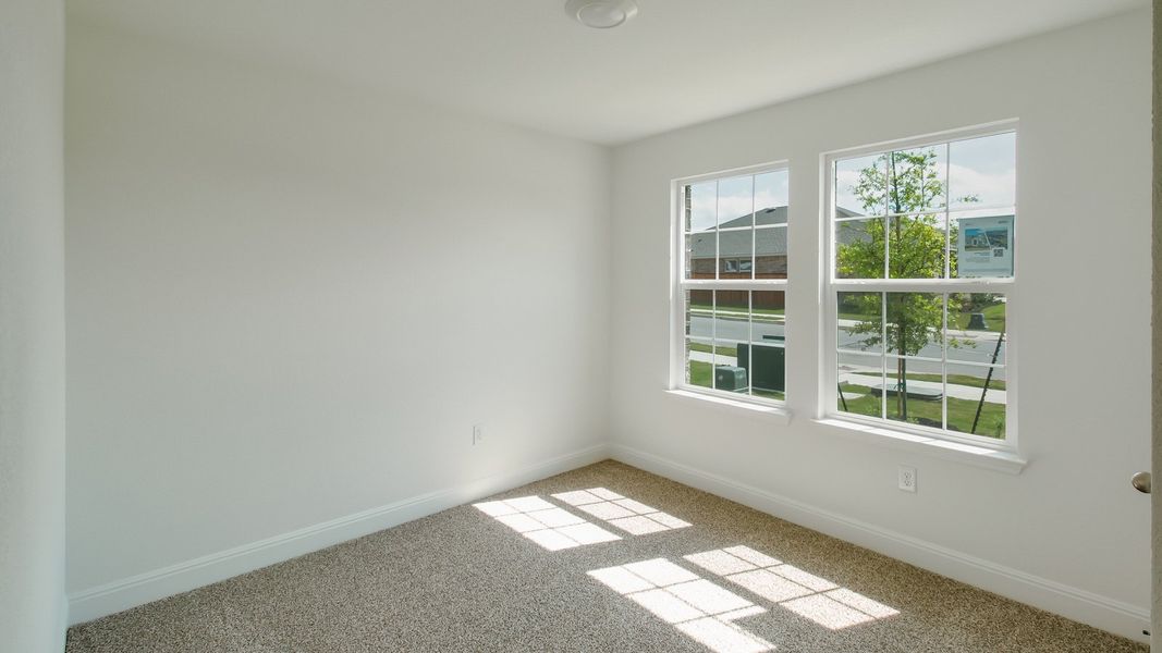 Representative unfurnished interior of a home built from the The Alvin by D.R. Horton in Riverview, Georgetown (Image 19).