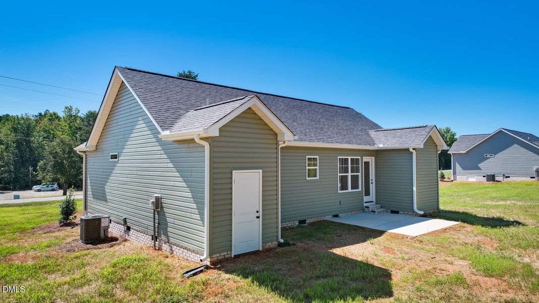 525 Grooms Rd Reidsville NC-large-036-01