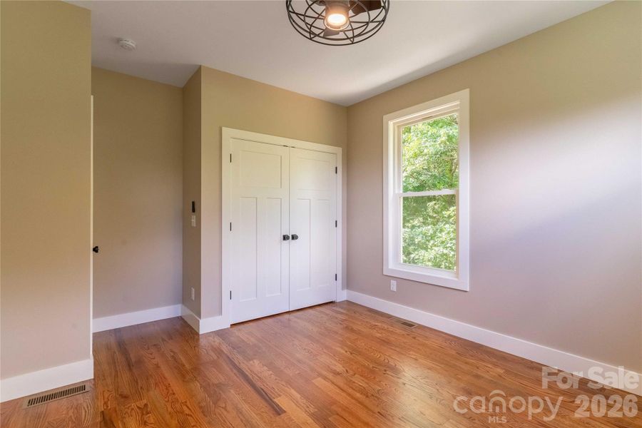 Spacious, unfurnished interior of a new home in , Asheville (Image 27).