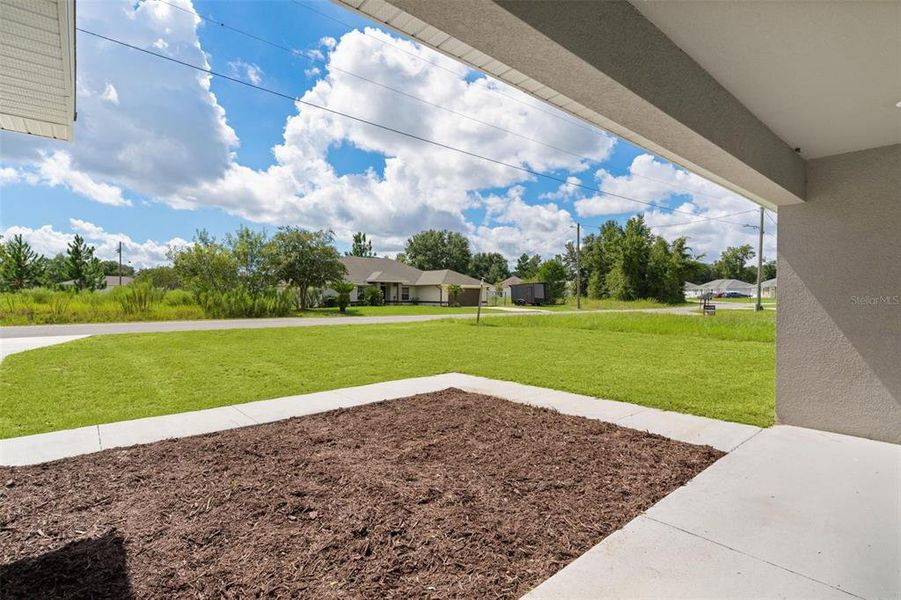 Exterior details and patio area of a home in , Ocklawaha (Image 25).