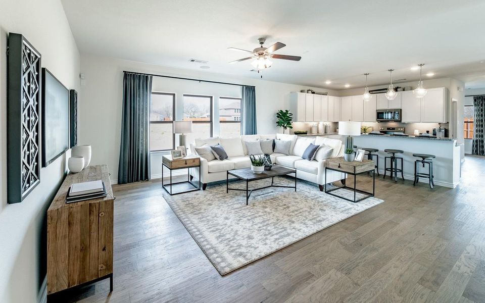 Furnished interior view inside a new home in Steed Landing, Texas City (Image 16).