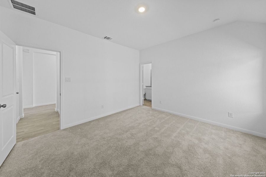 Spacious, unfurnished interior of a new home in Gatehouse: Brookstone II Collection, New Braunfels (Image 17). Spacious, unfurnished interior of a new home in Gatehouse: Brookstone II Collection, New Braunfels (Image 17).