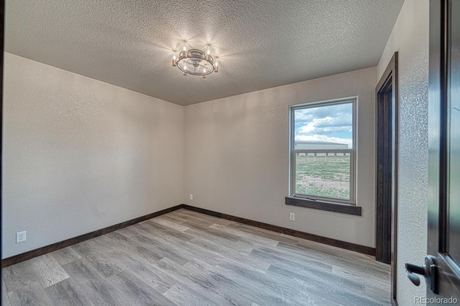 Spacious, unfurnished interior of a new home in , Silver Cliff (Image 16).