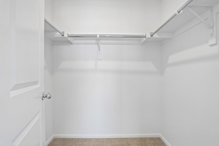 Spacious, unfurnished interior of a new home in Windler, Aurora (Image 16).