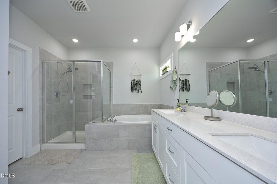 22PrimaryBath 22PrimaryBath