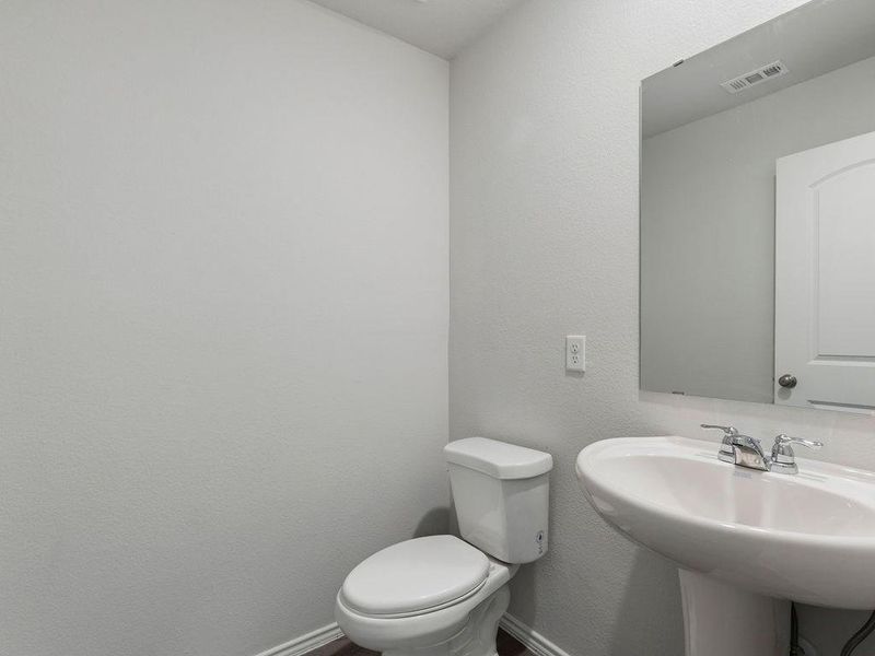 Furnished interior view inside a new home in Shirey Forest - Branches, Lufkin (Image 3).