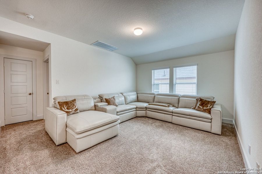 Furnished interior view inside a new home in Hunters Ranch, San Antonio (Image 19). Furnished interior view inside a new home in Hunters Ranch, San Antonio (Image 19).