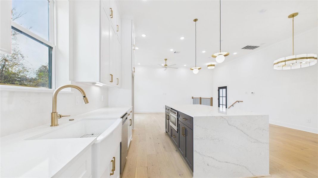 Inviting space perfect for entertaining!