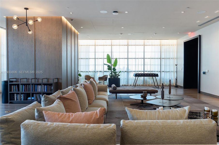 Community amenities in , Miami (Image 49).