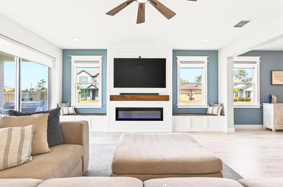 Furnished interior view inside a new home in , Oviedo (Image 8).