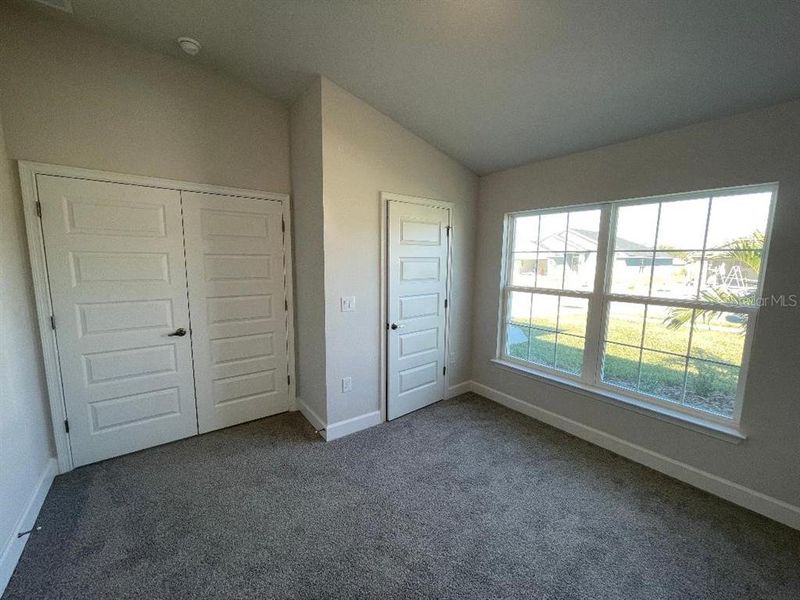 Spacious, unfurnished interior of a new home in Abbey Glen, Dade City (Image 9).