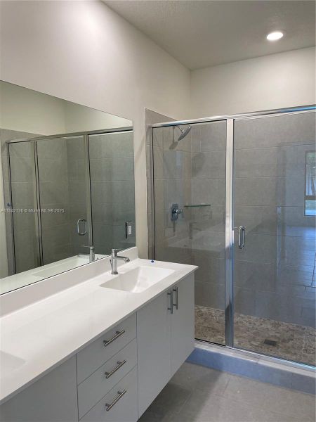 Furnished interior view inside a new home in , Doral (Image 2).