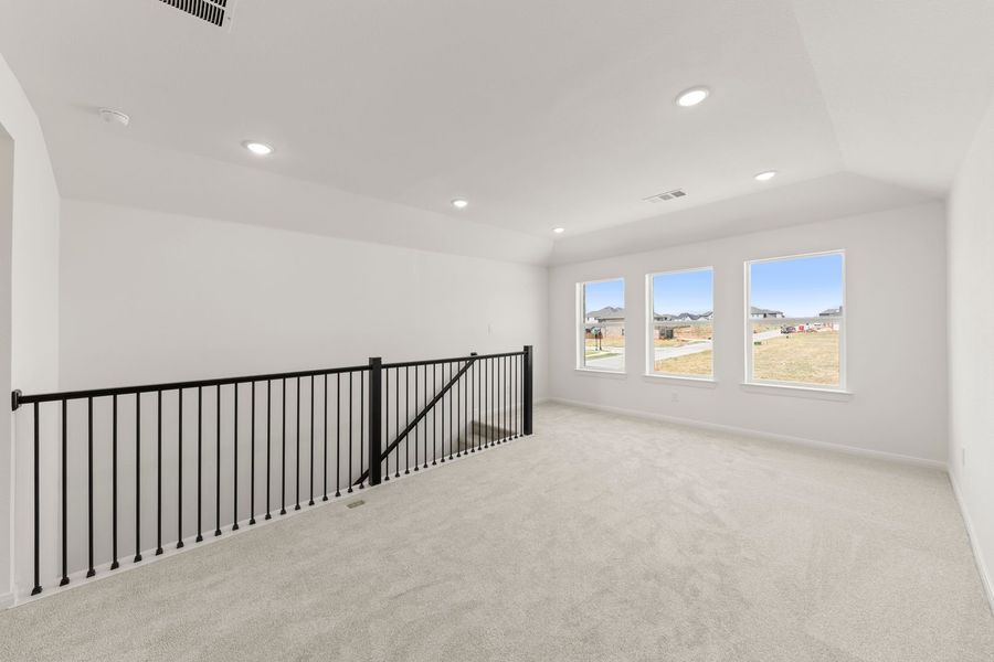 Spacious, unfurnished interior of a new home in Lily Creek at Sutton Fields, Aubrey (Image 27).