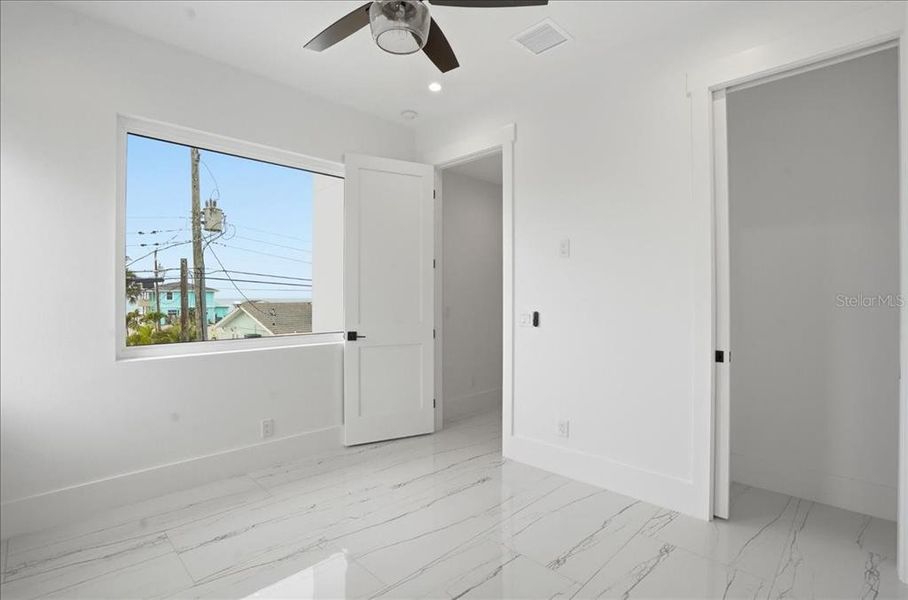 Spacious, unfurnished interior of a new home in , Englewood (Image 78).